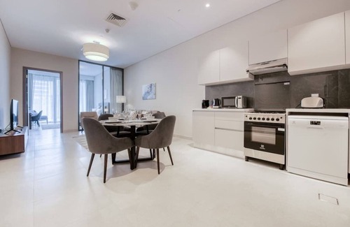 Business Bay Apartment | Magnificent 1BR with Concierge and Luxurious Amenities