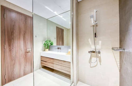 Business Bay Apartment | Magnificent 1BR with Concierge and Luxurious Amenities