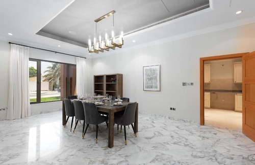 Palm Jumeirah Villa | Maison Privee - Prvt Pool & Beach! in Luxury Palm Jumeirah Villa