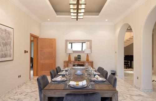 Palm Jumeirah Villa | Maison Privee - Prvt Pool & Beach! in Luxury Palm Jumeirah Villa