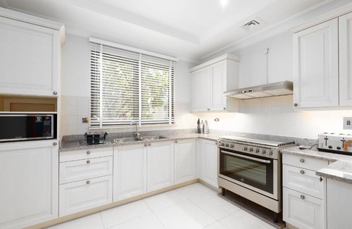 Palm Jumeirah Villa | Maison Privee - Prvt Pool & Beach! in Luxury Palm Jumeirah Villa