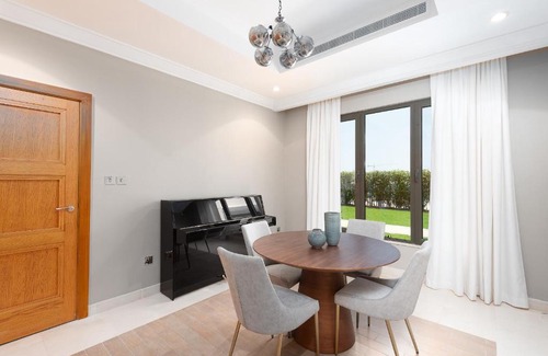Palm Jumeirah Villa | Maison Privee - Prvt Pool & Beach! in Luxury Palm Jumeirah Villa