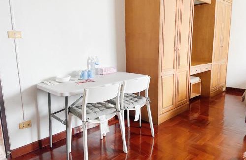 Phra Khanong Hostel | Meriton101