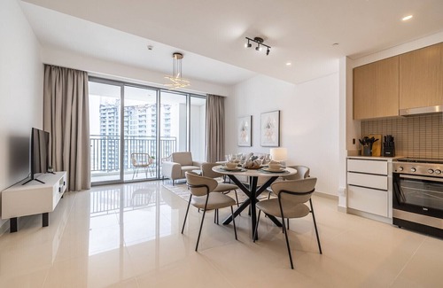 Dubai Apartment | Modern Comfort Meets Elegance in Creek Harbour – 1BDR at 17 Icon Bay