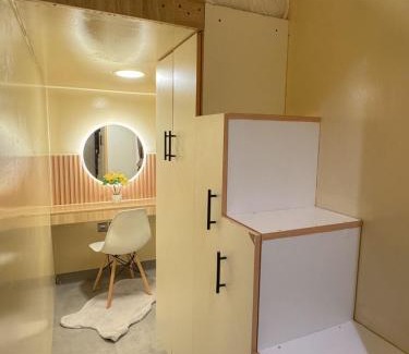 Business Bay House | Modern Private Hostel Room near Business Bay Downtown