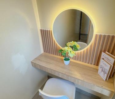 Business Bay House | Modern Private Hostel Room near Business Bay Downtown