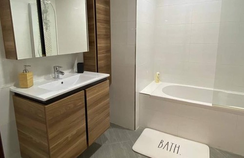 Jumeira 1 Apartment | Modish Classy Apartment In Jumeirah