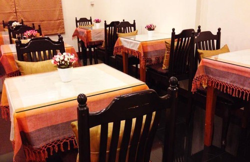 Wat Bowon Niwet House | Motel ∙ 8 guests