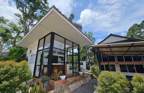 Khlong Sok Hostel | Nahm Khao Sok Hostel and Camping