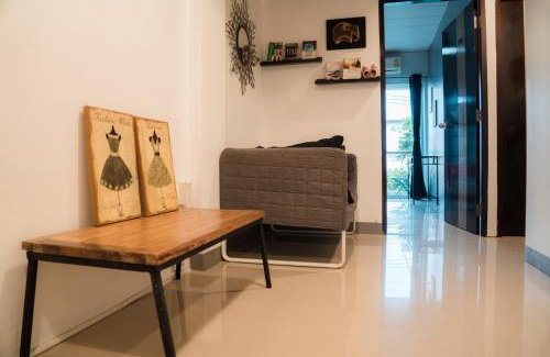Old City Hostel | Nature Home Hostel & Cafe