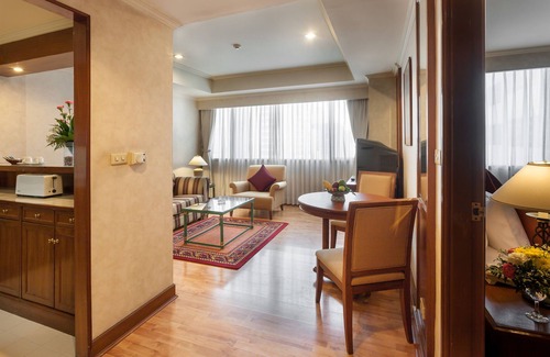 Bangkok Central Business District Apartment | One Bedroom Suite in heart of the city (A45)