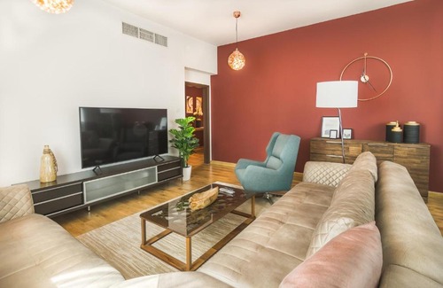 Dubai Apartment | OSKENA Vacation Homes - Marina Pinnacle Tiger