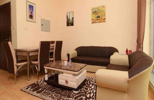 Barsha Heights Apartment | OYO 237 Home 701, Capitol Towers,Tecom,Dubai