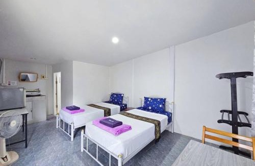 Nang Rong Hostel | P.California Inter Hostel
