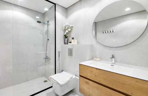 Trade Centre 1 Apartment | Panorama Luxe Retreat 2BDR Burj Khalifa & Fountain Views