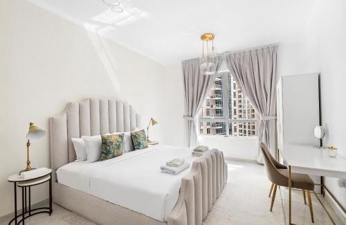 Trade Centre 1 Apartment | Panorama Luxe Retreat 2BDR Burj Khalifa & Fountain Views