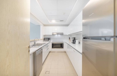 Dubai Marina Apartment | Premium 3-bedroom with Direct Beach Access in JBR