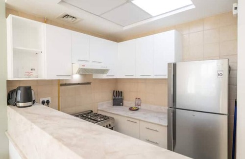 Business Bay Apartment | Refreshing Getaway: Studio in Downtown Dubai