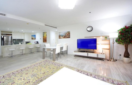 Jadaf Apartment | Signature Holiday Homes - Luxury 3 Bedroom Apartment D1 Tower Waterfront View