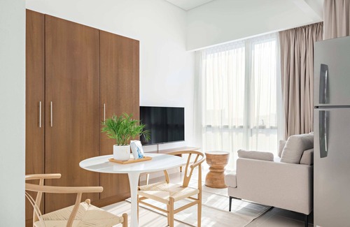 Dubai Apartment | Silkhaus Luxury Studio | Nova Tower | High Floor