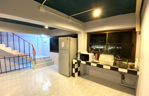 Don Muang Hostel | Sleep At Home - Don Mueang