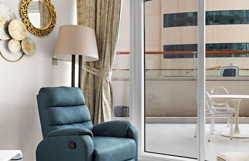 Business Bay House | Spacious & Modern 1BDR In Binghatti-Business Bay01