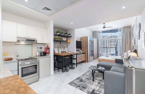 Business Bay Apartment | Spacious Studio for 4 in the heart of Business Bay!
