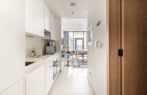 Downtown Dubai Apartment | Spacious Studio in Business bay with Canal Views!