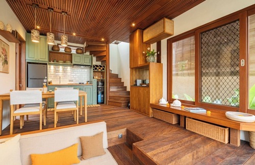 Babakan Villa | Spacious villa in marvelous Kabupaten Badung Buduk with AC