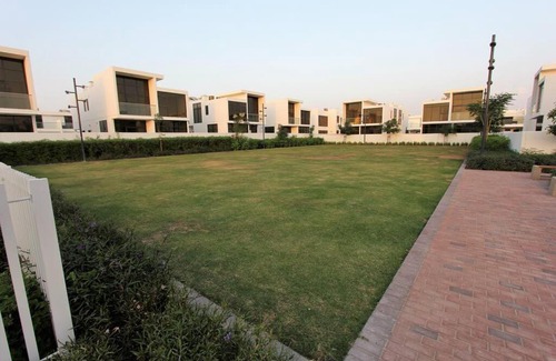 Dubai Villa | Specious 3 Bedrooms with Maid room Villa