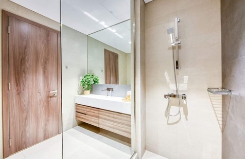Business Bay Apartment | Stylish 1BR with Concierge and Luxurious Amenities