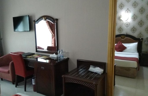 Al Muraqqabat Hotel | sun and sands hotel