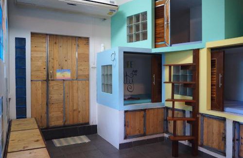 Rayong Hostel | Sundaze Samet Hostel & Hangout