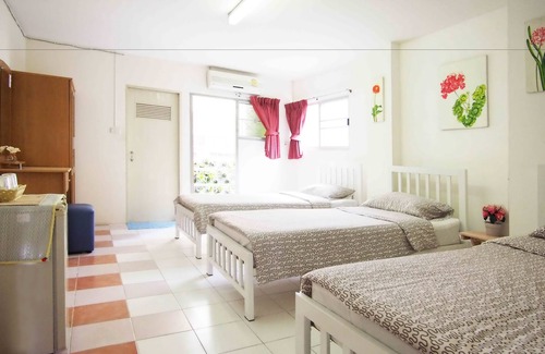 Anusawari Hostel | Thanapa Mansion - Hostel