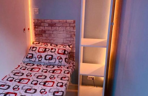 Al Rigga Hostel | The partitions