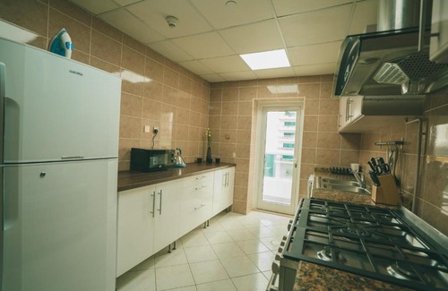 Dubai Apartment | Two Continents Holiday Homes - Marina View 2 bedroom apartment -Free Airport Pick-up