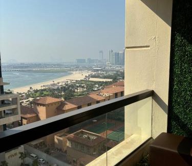 Dubai Marina Hostel | Urban Panda Beach Hostel JBR Dubai