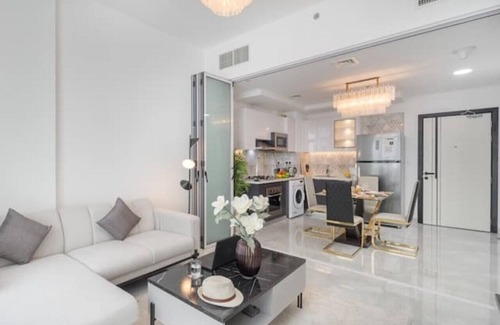 Discovery Gardens Apartment | Vogue| Elegance at Pearlz by Danube