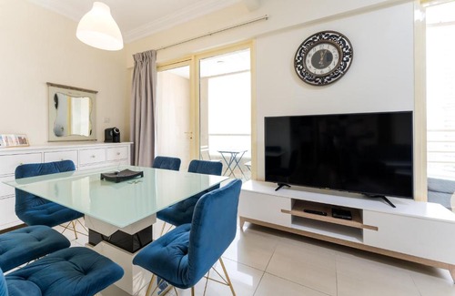 Dubai Marina Apartment | Waking To Breath taking Water & Tranquil Views 3BR