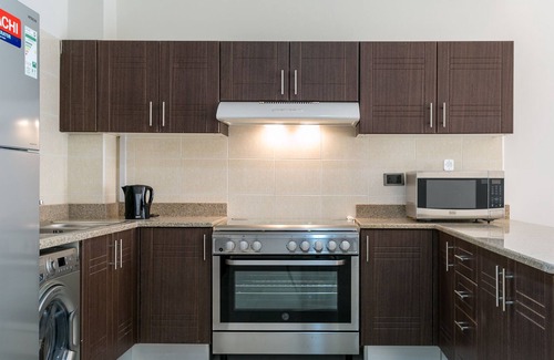 Al Barsha 1 Apartment | Walking Distance from Mall of the Emirates!