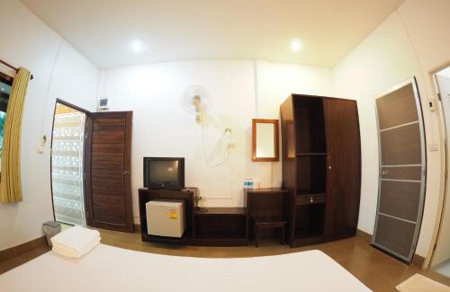 Khuekkhak Hostel | Wandee Bed & Breakfast