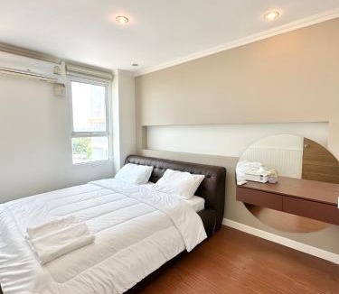 Rayong Apartment | บ้านชายทะเล ที่พักติดทะเล ระยอง หาดแสงจันทร์