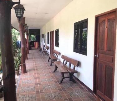 Chong Mek Resort | บ้านภูเคียงน้ำรีสอร์ท ที่พักใกล้วัดเรืองแสง