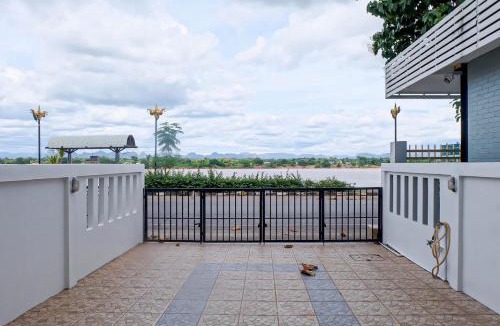 Nakhon Phanom House | บ้านเลียบโขง นครพนม b2