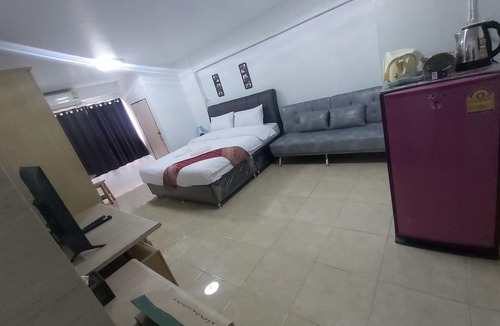 Huai Khwang Condo | ห้องทับทิม (the center town)