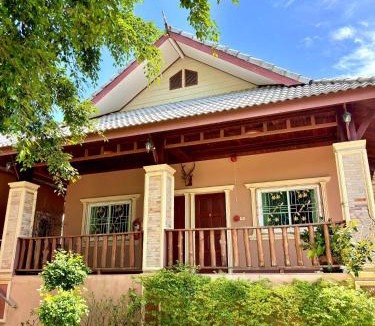 Si Kham Resort | เฮือนฮิมน้ำ รีสอร์ท