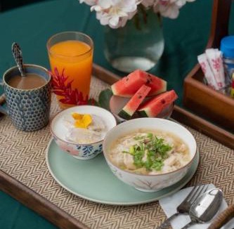 Mae Chedi Hotel | โรงแรมมีวาสนา - Me Vadsana Hotel