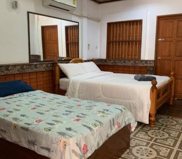 Sichon Hotel | โรงแรมสายลม