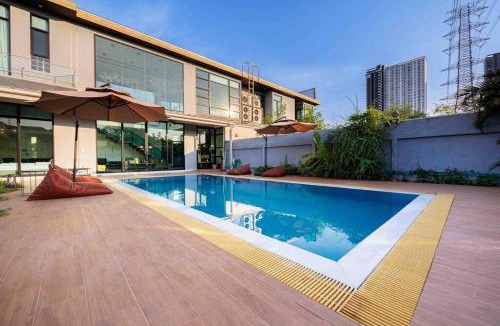 Wong Sawang Villa | 曼谷市区700平五房独栋泳池别墅