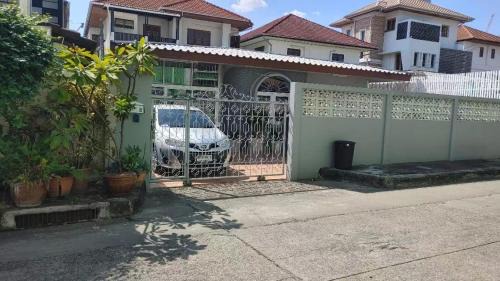 Ratchadaphisek House | 曼谷辉煌 旺中带静 带庭院的3个房间独立别墅